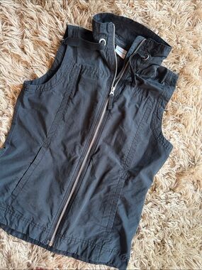 Columbia Black Zip-Front Women’s Lightweight Vest